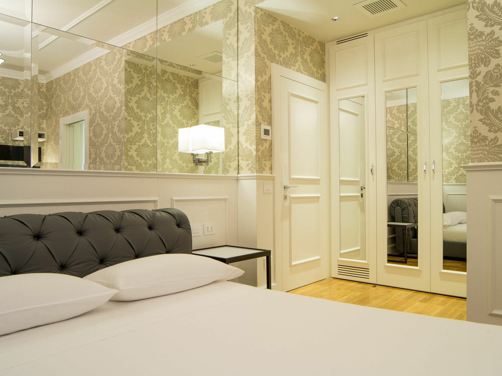 Duomo Rooms Милан Экстерьер фото