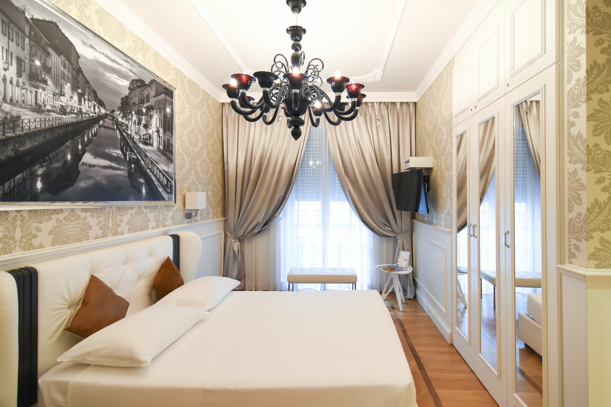 Duomo Rooms Милан Экстерьер фото