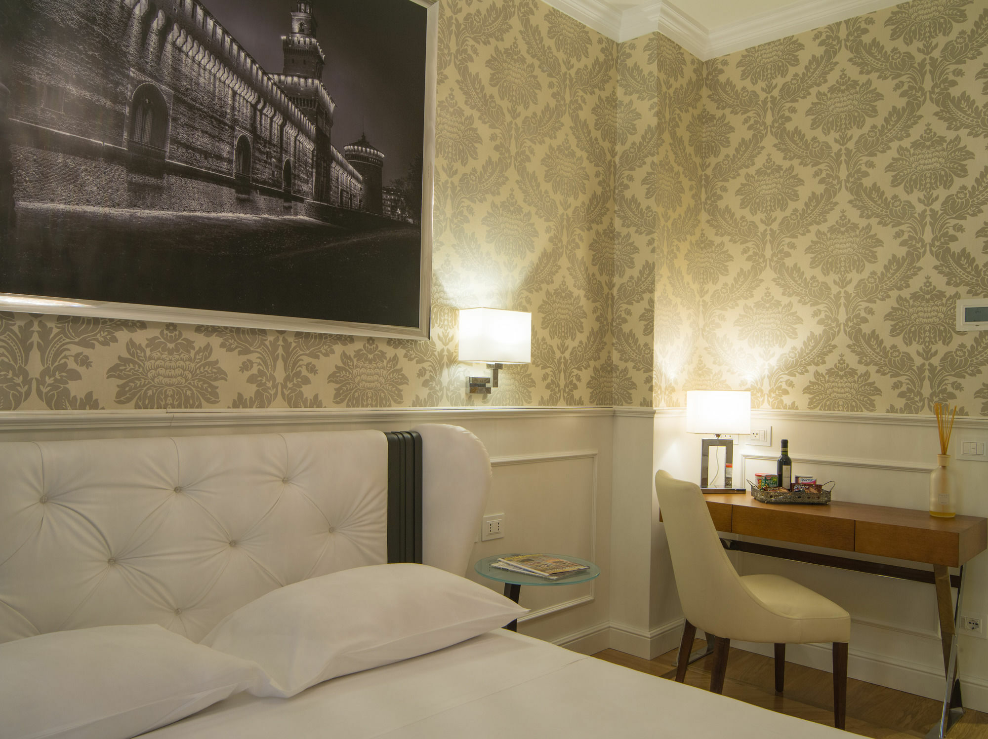 Duomo Rooms Милан Экстерьер фото