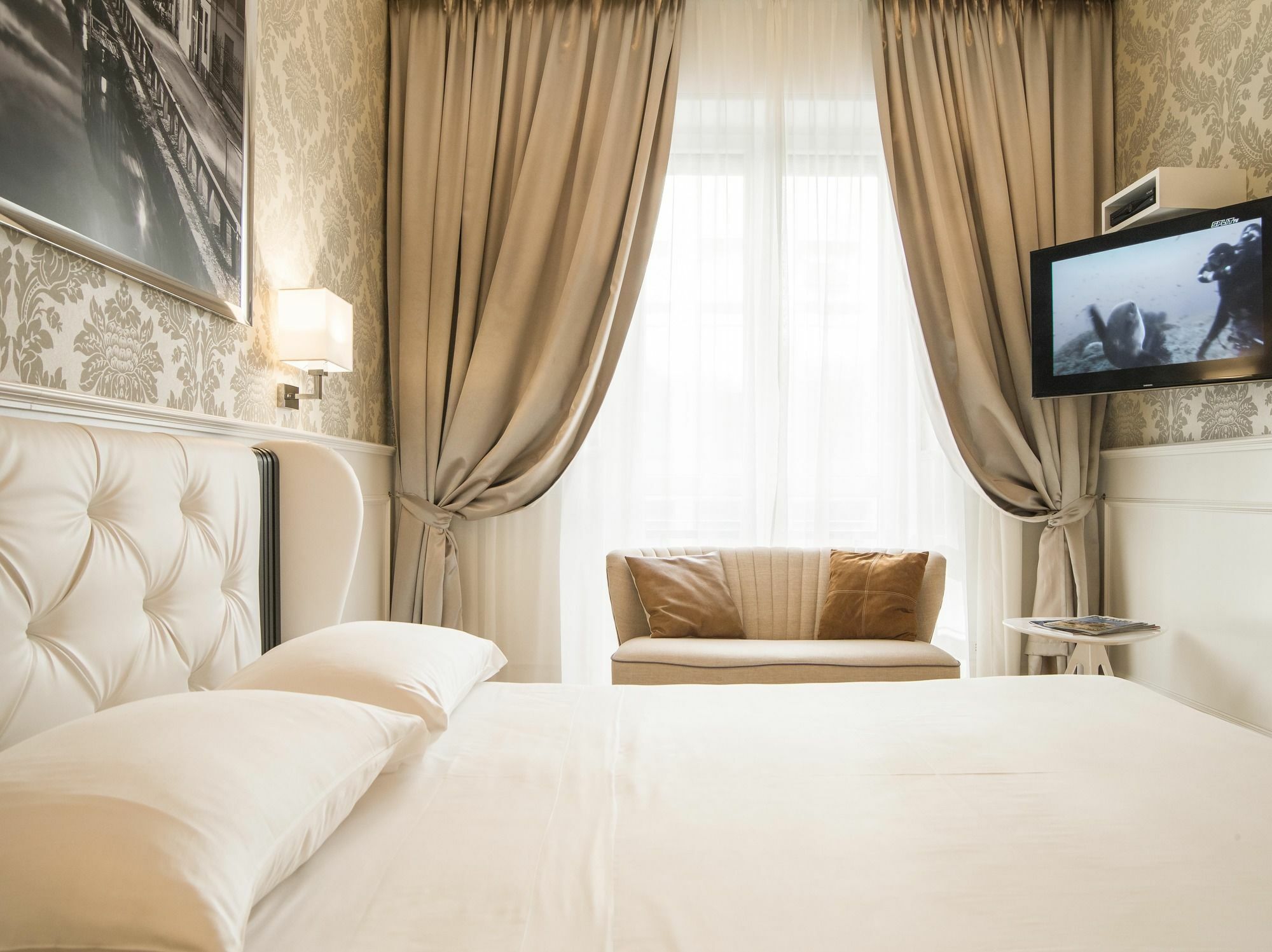 Duomo Rooms Милан Экстерьер фото