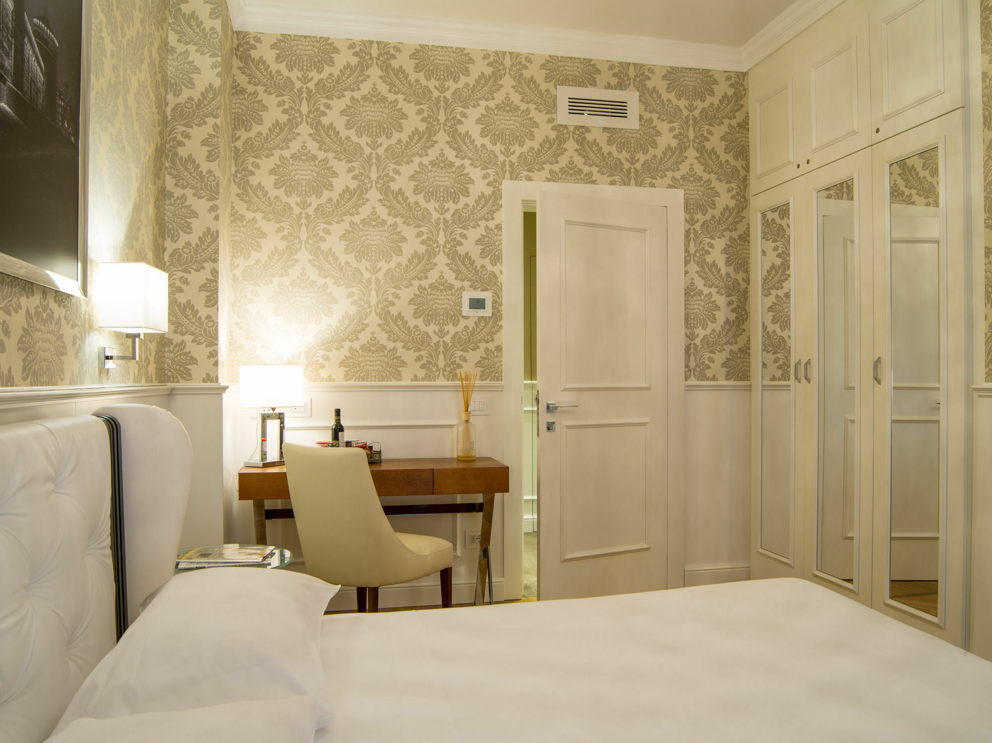 Duomo Rooms Милан Экстерьер фото